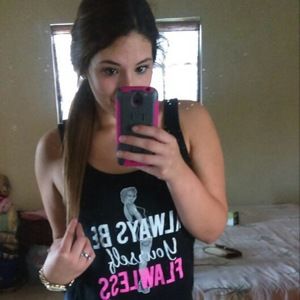 Meet your Posher, Alexia